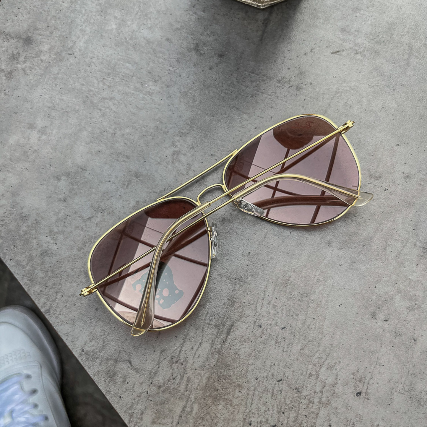 RAY-BAN Brown & Gold 3026 Aviator Causal Latest Sunglass For Unisex.