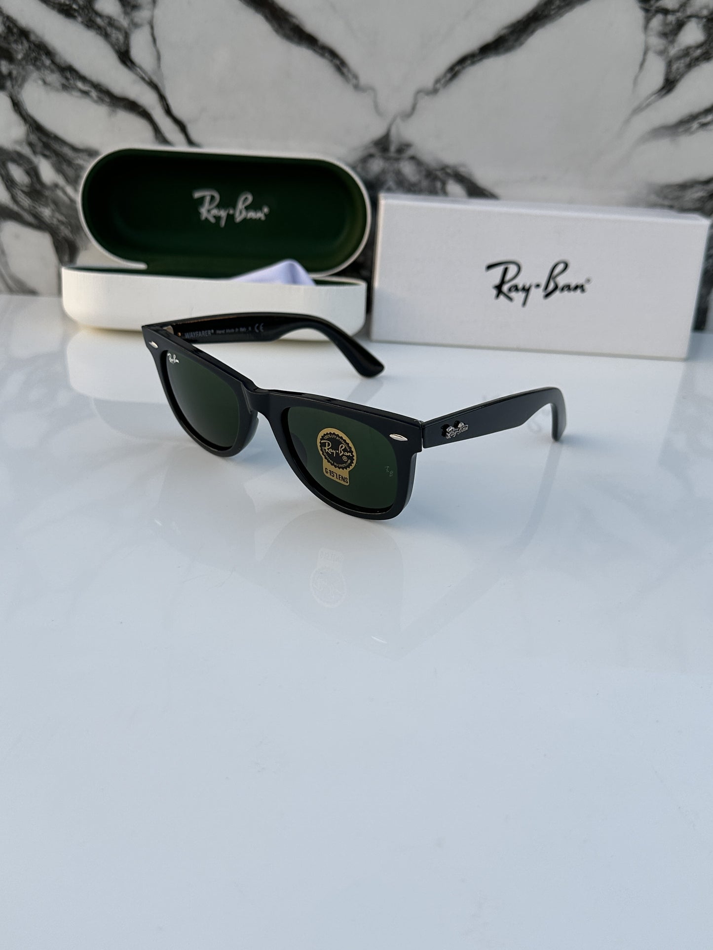 Ray Ban Black Wayfarer Eyewear For Daily Causal Evergreen UV Protected For Unisex.