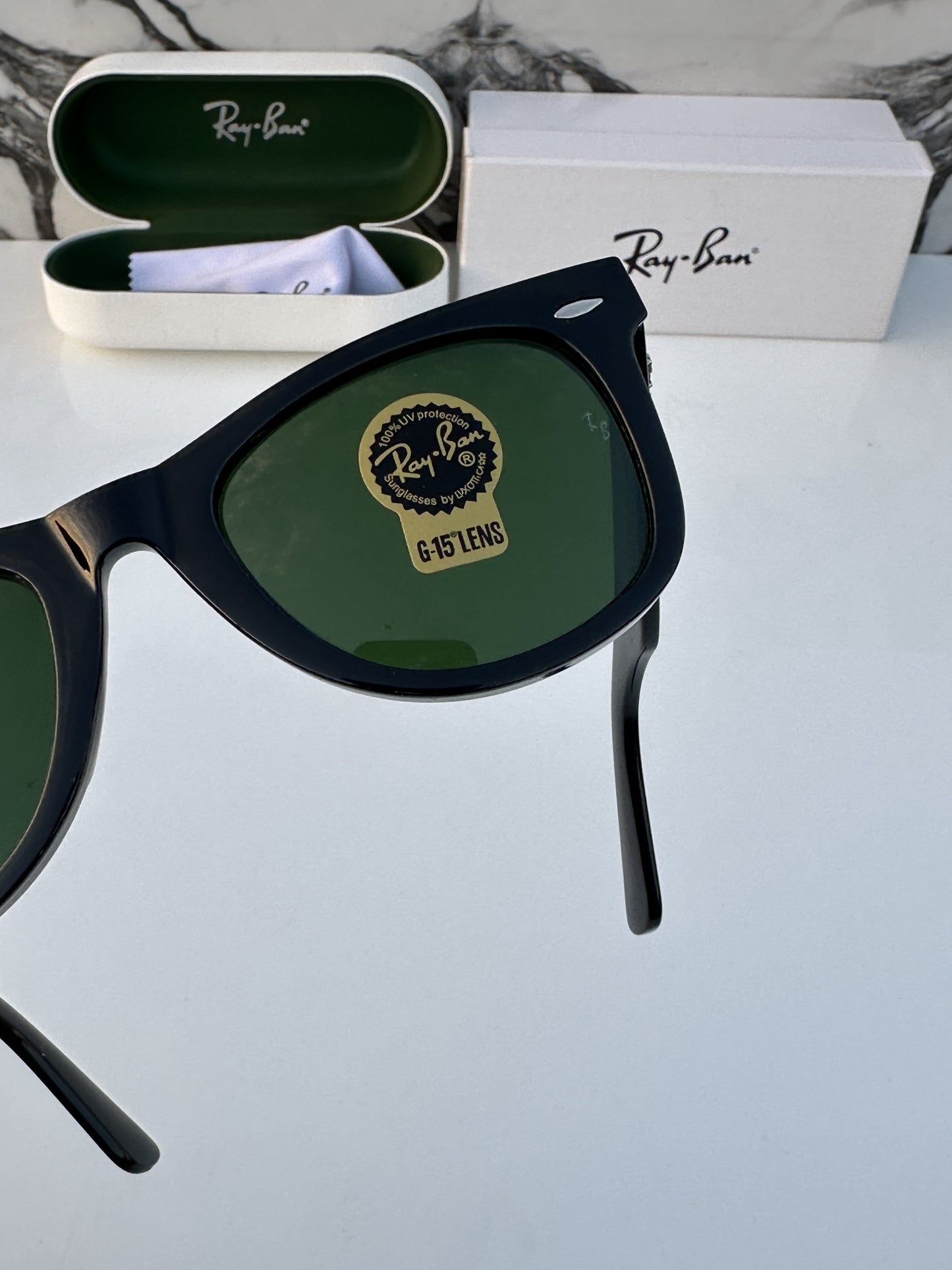 Ray Ban Black Wayfarer Eyewear For Daily Causal Evergreen UV Protected For Unisex.