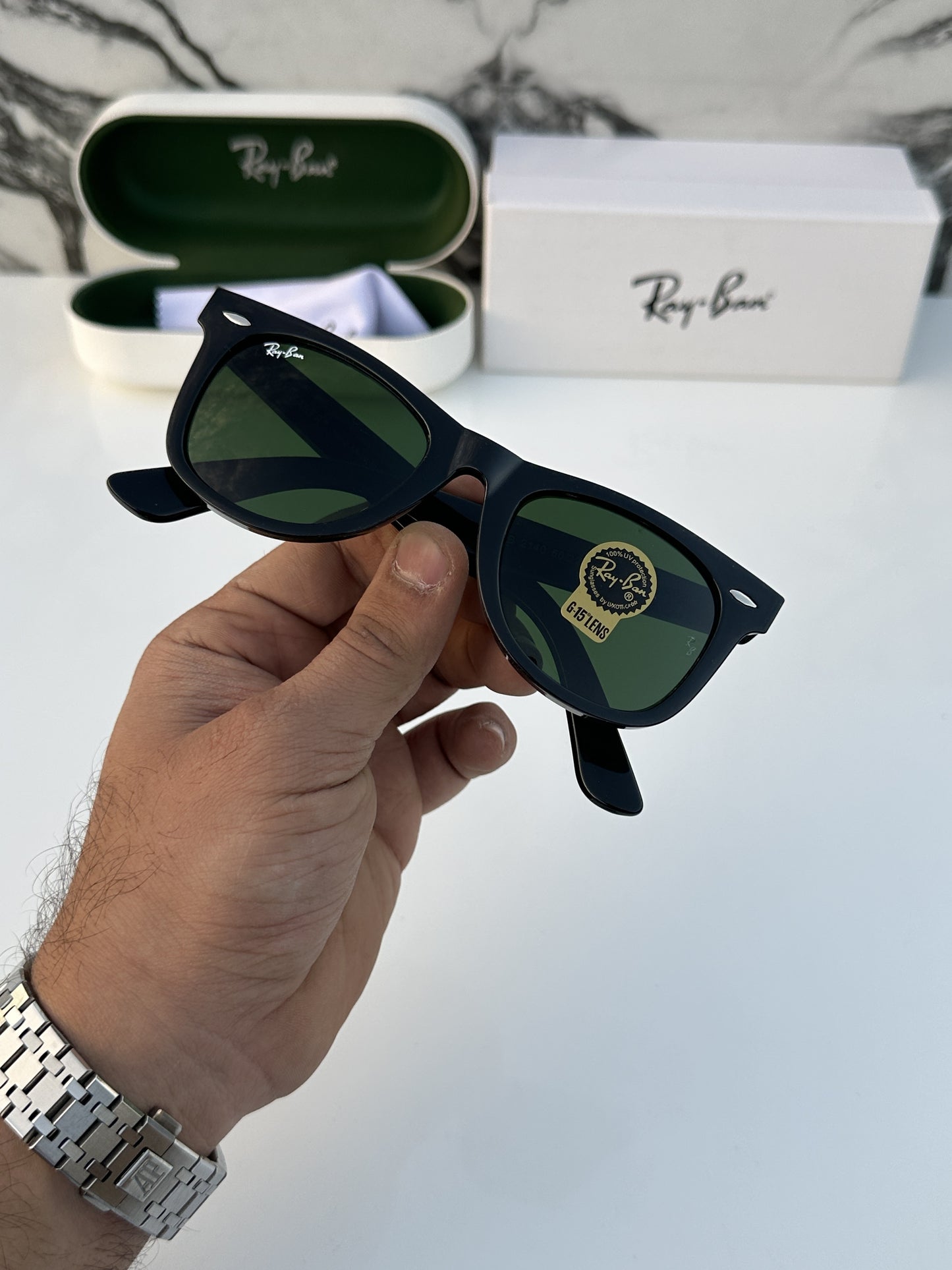 Ray Ban Black Wayfarer Eyewear For Daily Causal Evergreen UV Protected For Unisex.